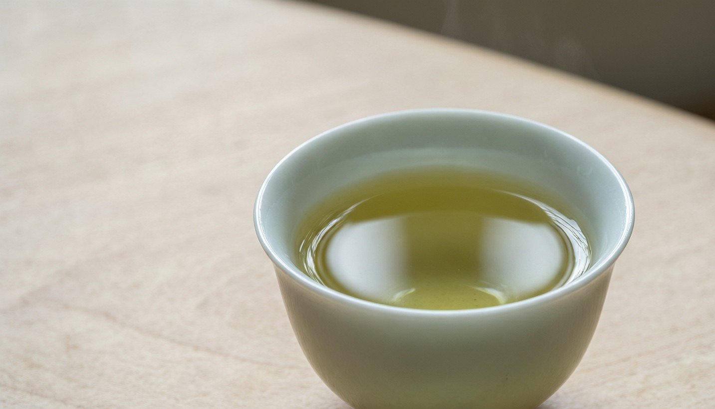 Brewed Chinese black tea liquor